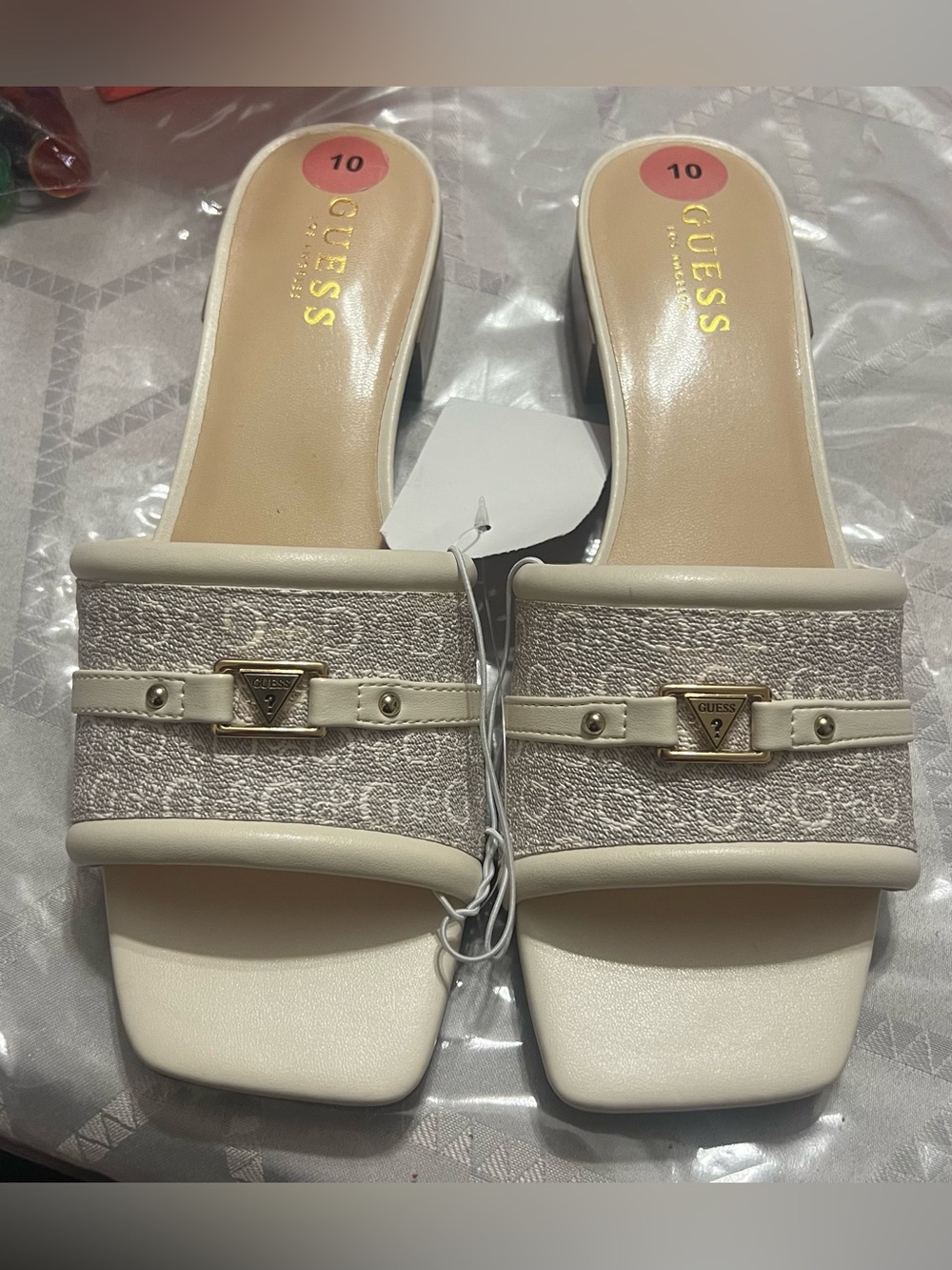 GUESS Cream monogram Slide sandals